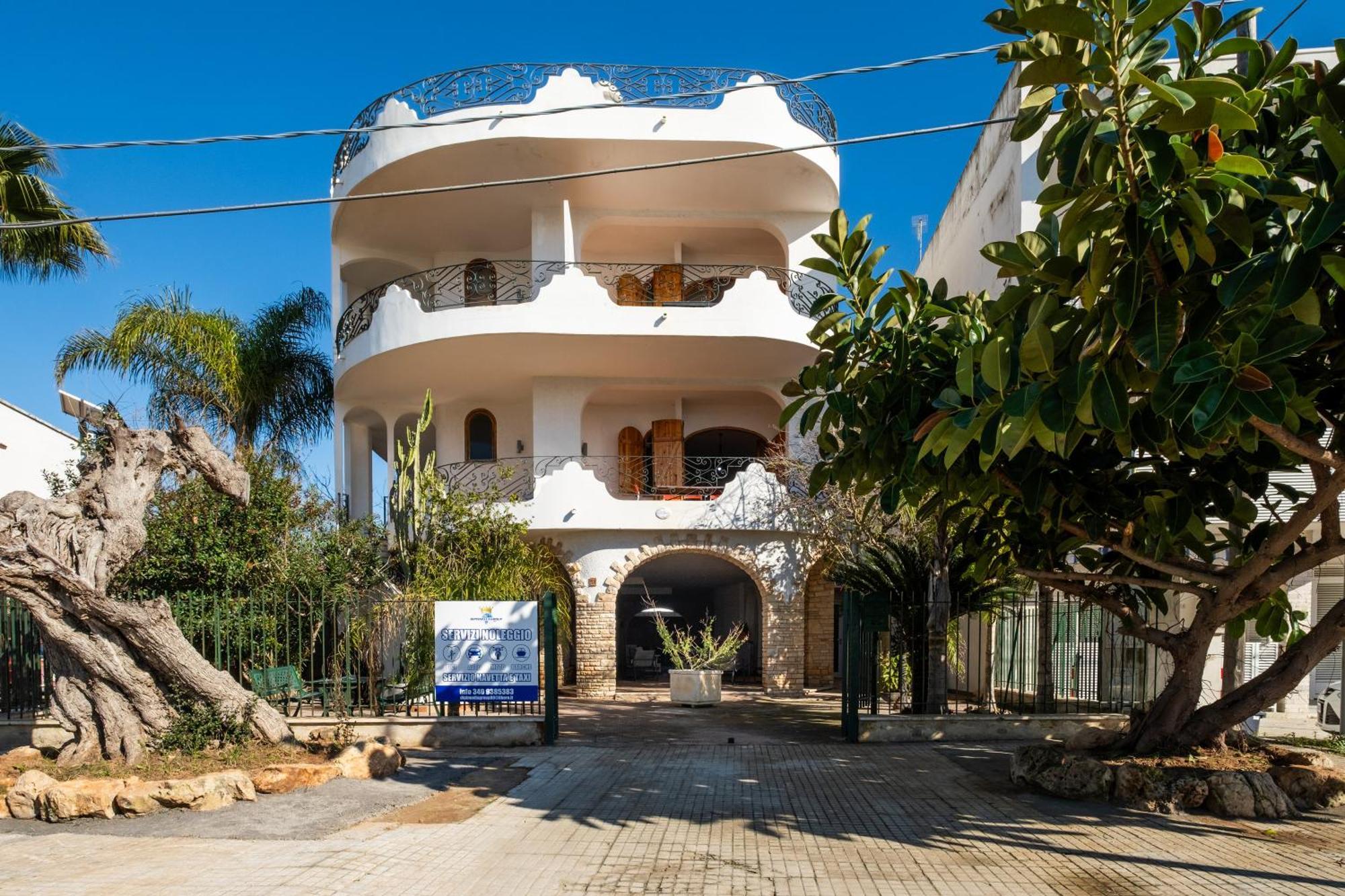 Villa Gaudi - Gueell Sant Isidoro  Exterior photo